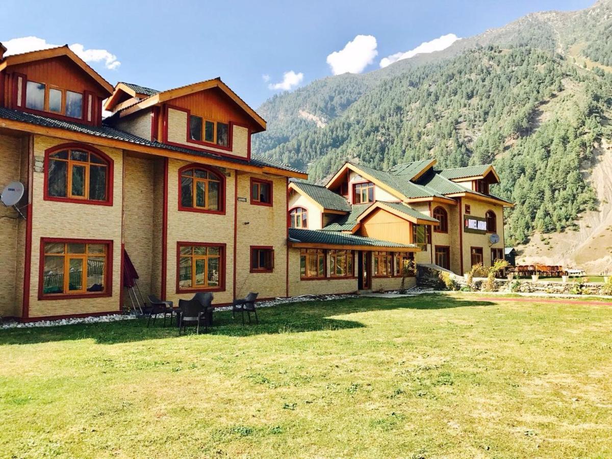 Hotel Akbar Sonāmarg Esterno foto