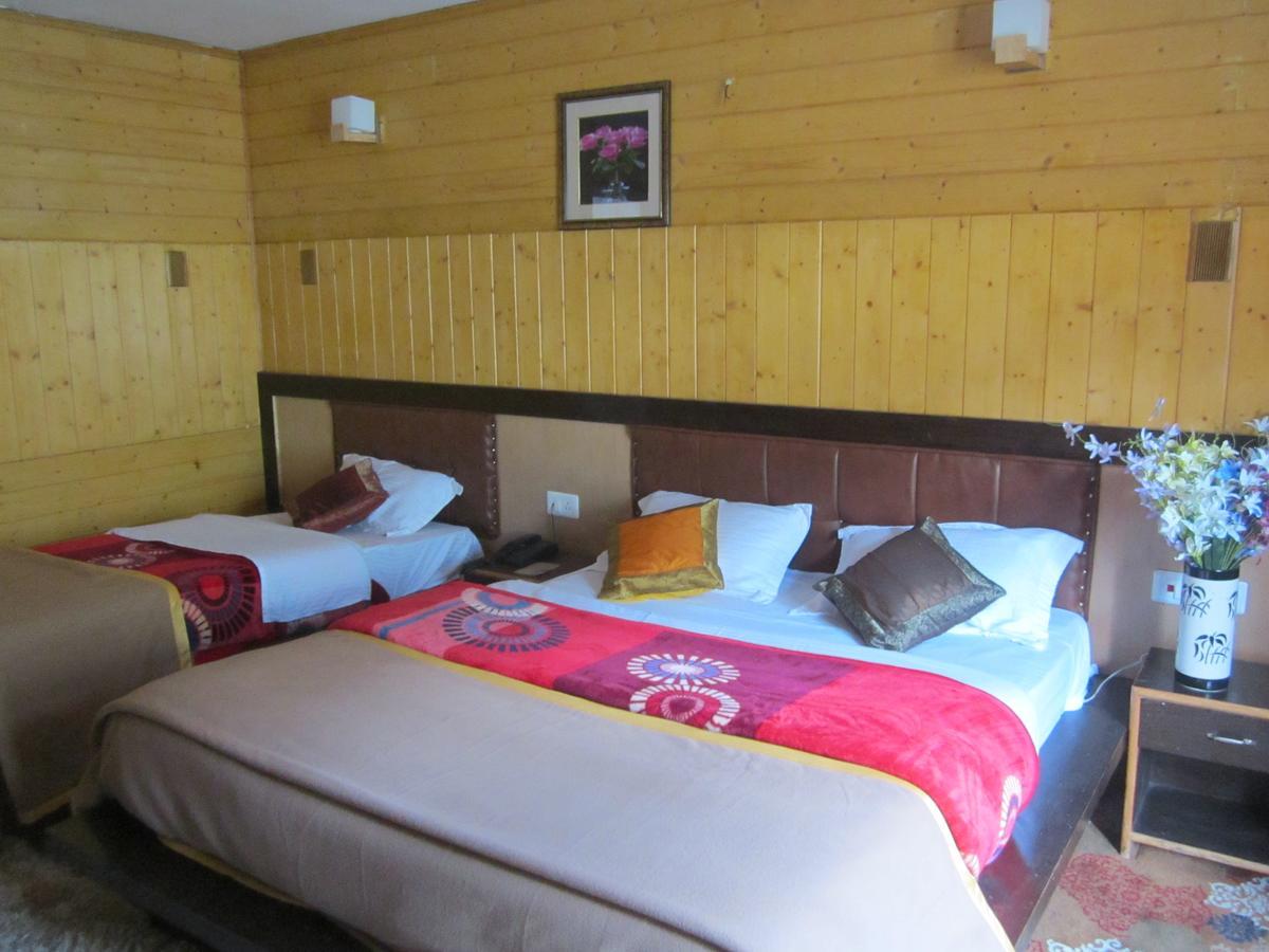 Hotel Akbar Sonāmarg Esterno foto