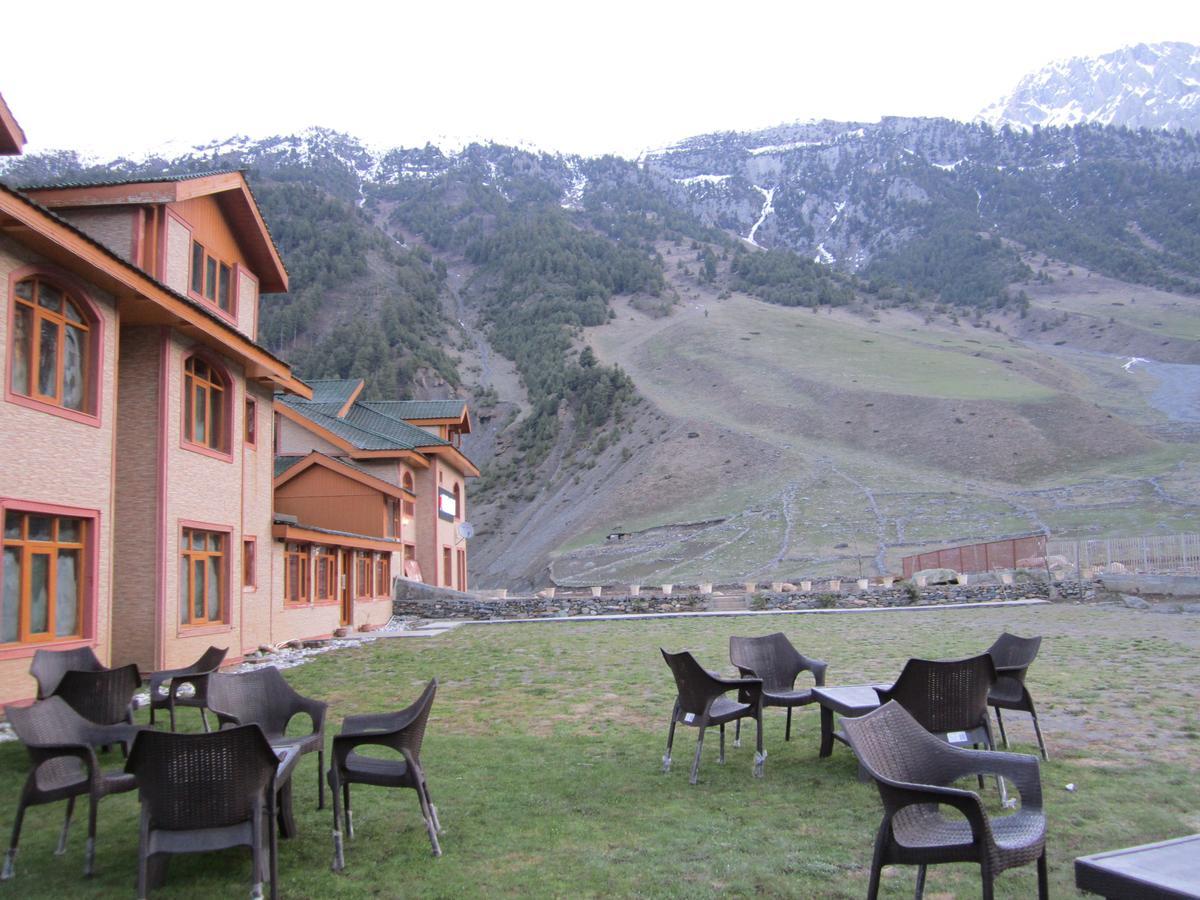 Hotel Akbar Sonāmarg Esterno foto
