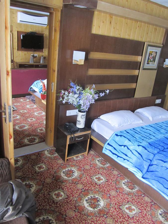 Hotel Akbar Sonāmarg Esterno foto