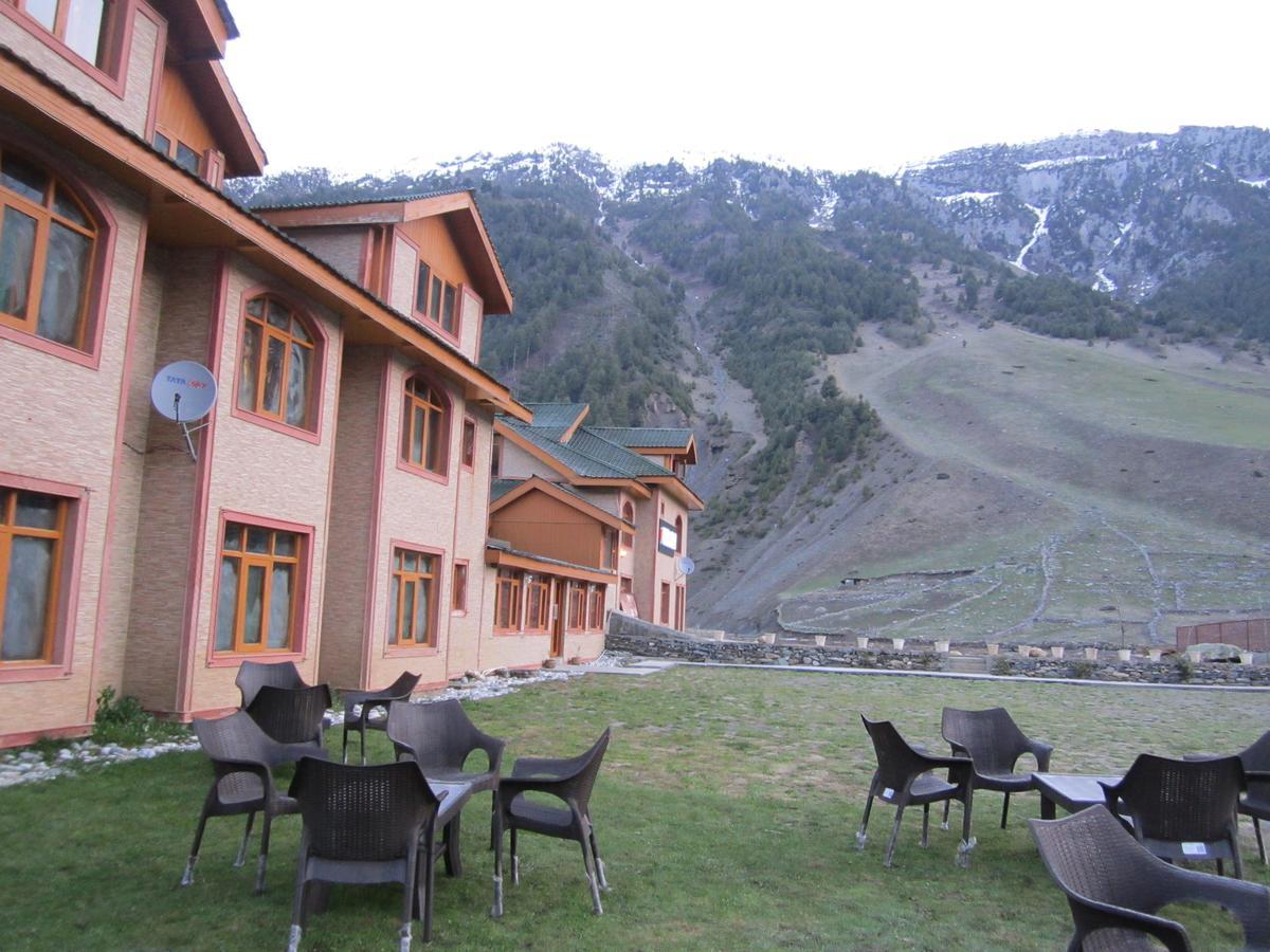 Hotel Akbar Sonāmarg Esterno foto