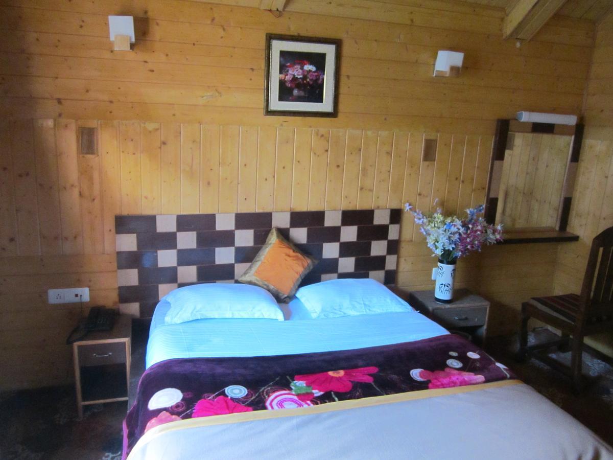 Hotel Akbar Sonāmarg Esterno foto