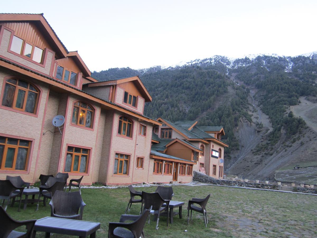 Hotel Akbar Sonāmarg Esterno foto