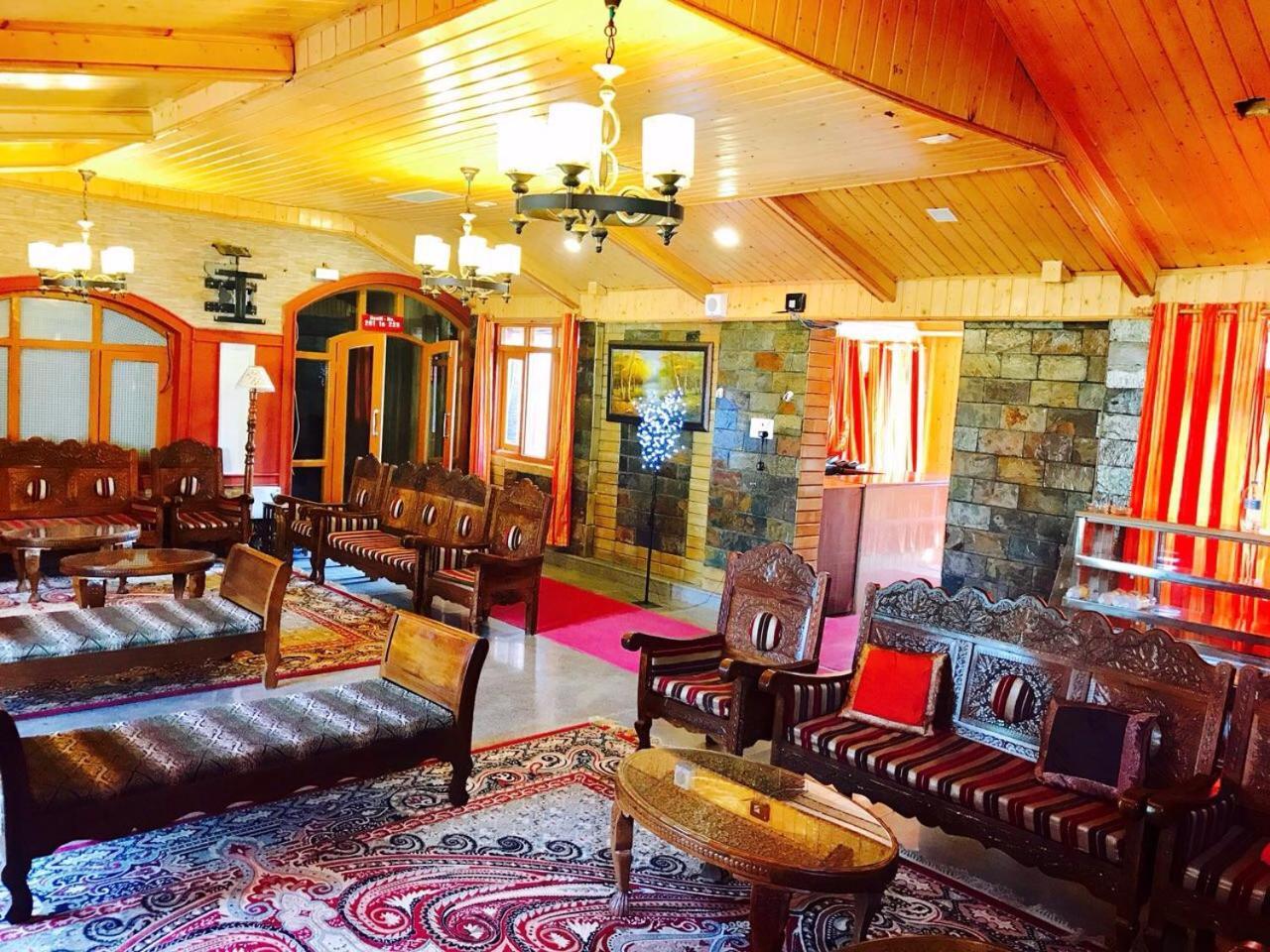 Hotel Akbar Sonāmarg Esterno foto