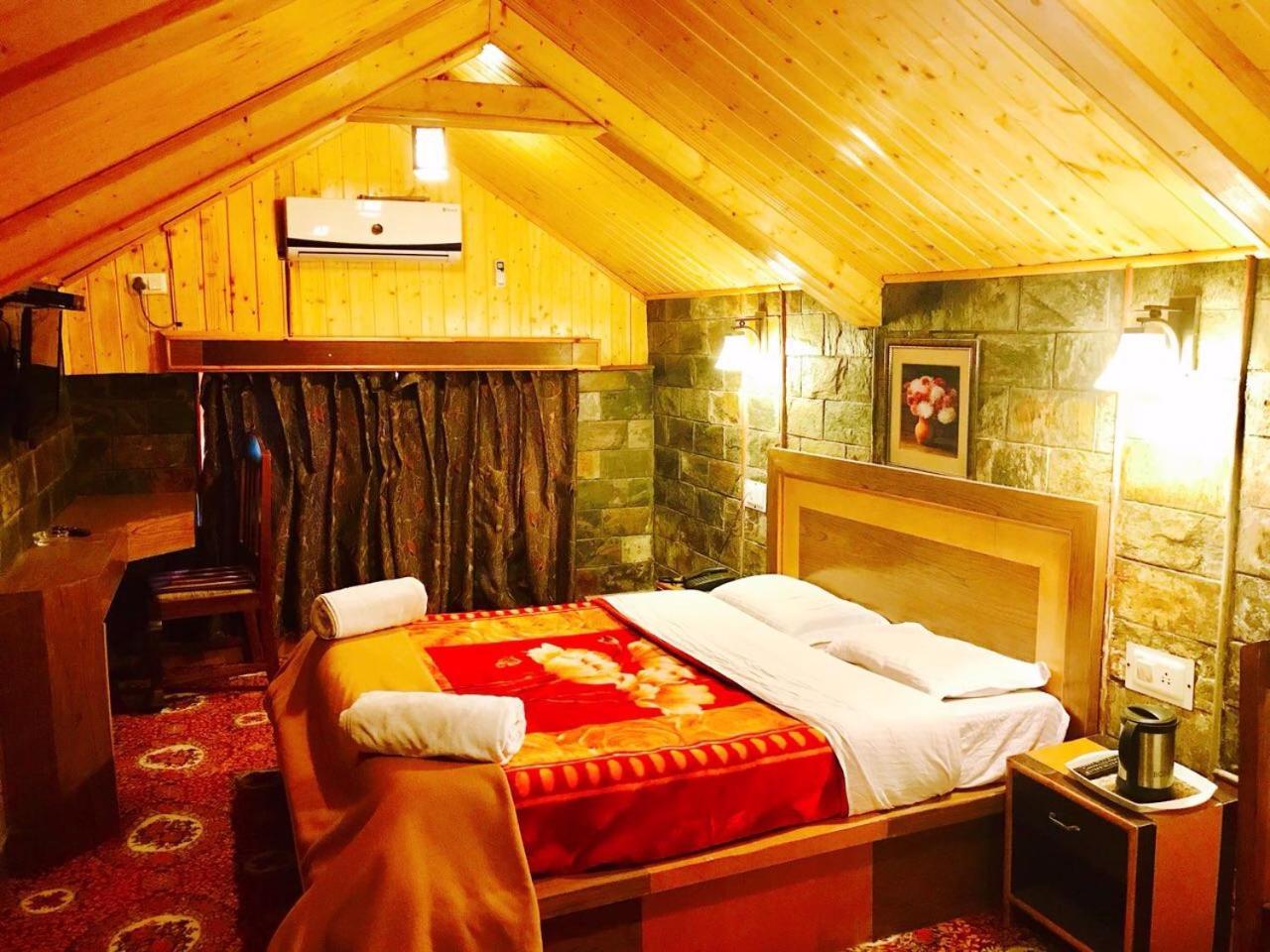 Hotel Akbar Sonāmarg Esterno foto